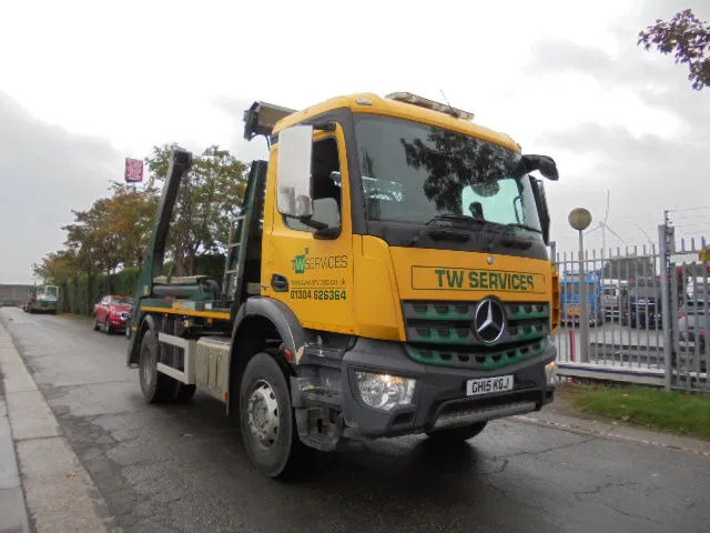 Mercedes-Benz Antos 1824 4X2 - Caminhão com sistema de cabo: foto 3 Mercedes-Benz Antos 1824 4X2 - Caminhão com sistema de cabo: foto 3