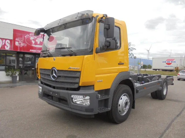 Mercedes-Benz Atego 1518 NEW DEMO MET FABRIEKS GARANTIE - Caminhão chassi: foto 1 Mercedes-Benz Atego 1518 NEW DEMO MET FABRIEKS GARANTIE - Caminhão chassi: foto 1