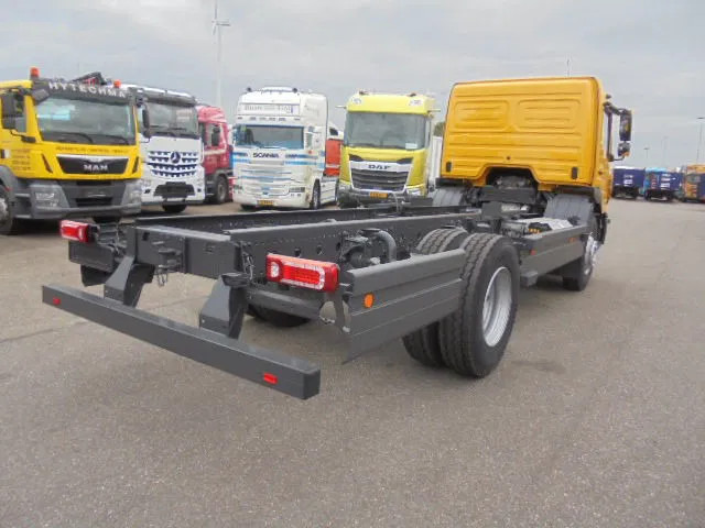 Mercedes-Benz Atego 1518 NEW DEMO MET FABRIEKS GARANTIE - Caminhão chassi: foto 4 Mercedes-Benz Atego 1518 NEW DEMO MET FABRIEKS GARANTIE - Caminhão chassi: foto 4