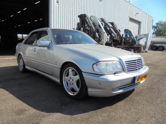 Mercedes-Benz C-Klasse 43 AMG - Automóvel: foto 2 Mercedes-Benz C-Klasse 43 AMG - Automóvel: foto 2