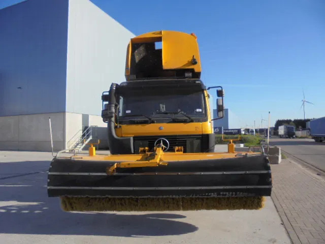 Mercedes-Benz SK 1920 NL TRUCK - Varredora urbana: foto 2 Mercedes-Benz SK 1920 NL TRUCK - Varredora urbana: foto 2