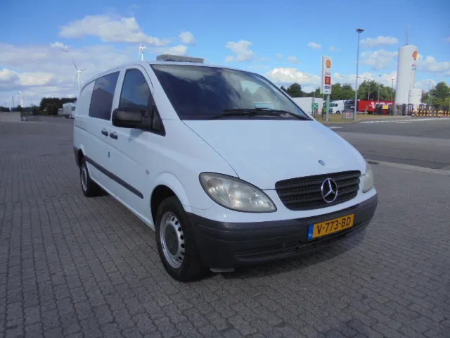 Mercedes-Benz Vito 110 - Furgão compacto, Carrinha cabine dupla: foto 3 Mercedes-Benz Vito 110 - Furgão compacto, Carrinha cabine dupla: foto 3