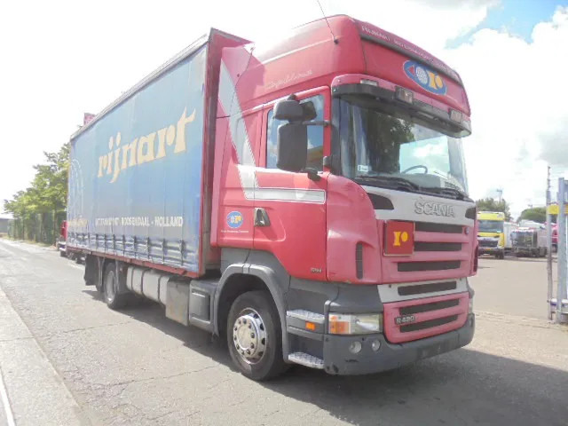 Scania R420 6X2 RETARDER - Caminhão furgão: foto 2 Scania R420 6X2 RETARDER - Caminhão furgão: foto 2