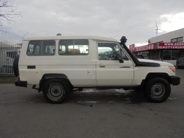 Toyota Land Cruiser HZJ78L 4WD EXPORT OUT EU ONLY - Automóvel: foto 4 Toyota Land Cruiser HZJ78L 4WD EXPORT OUT EU ONLY - Automóvel: foto 4