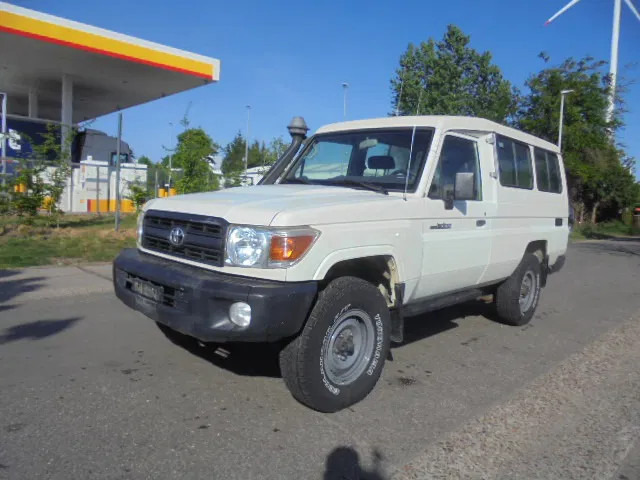 Toyota Land Cruiser HZJ78L 4X4 EXPORT OUTSIDE EU ONLY - Automóvel: foto 1 Toyota Land Cruiser HZJ78L 4X4 EXPORT OUTSIDE EU ONLY - Automóvel: foto 1