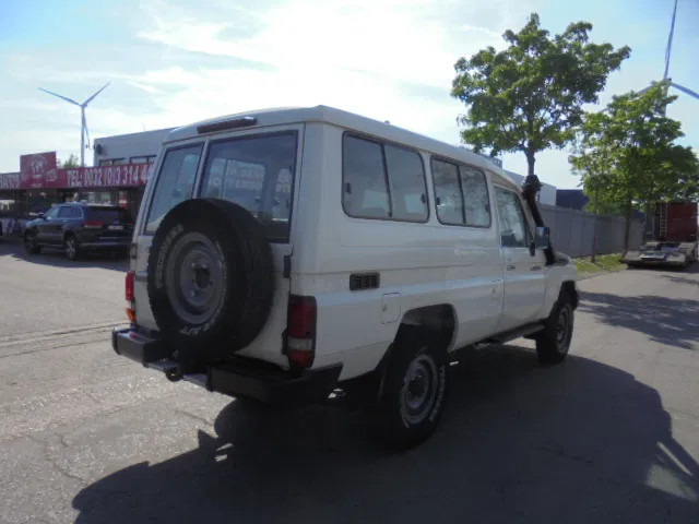 Toyota Land Cruiser HZJ78L 4X4 EXPORT OUTSIDE EU ONLY - Automóvel: foto 5 Toyota Land Cruiser HZJ78L 4X4 EXPORT OUTSIDE EU ONLY - Automóvel: foto 5