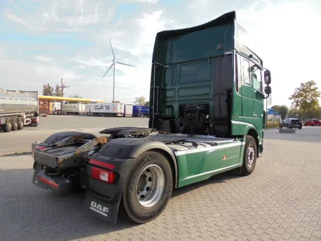 DAF XF 106.460 SUPER SPACE CAB - Tractor: foto 2 DAF XF 106.460 SUPER SPACE CAB - Tractor: foto 2
