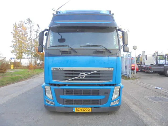 Volvo FH 420 6X2 NL TRUCK - Caminhão com lona: foto 2 Volvo FH 420 6X2 NL TRUCK - Caminhão com lona: foto 2