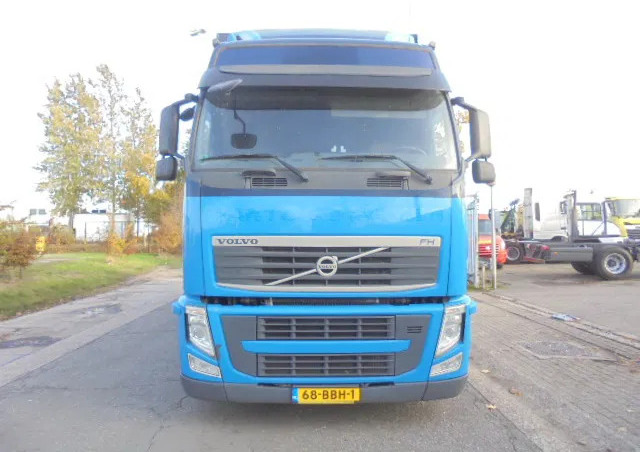 Volvo FH 420 6X2 NL TRUCK - Caminhão com lona: foto 2 Volvo FH 420 6X2 NL TRUCK - Caminhão com lona: foto 2