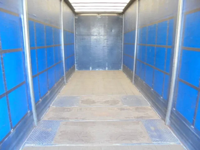 Volvo FH 460 6X2 NL TRUCK - Caminhão com lona: foto 5 Volvo FH 460 6X2 NL TRUCK - Caminhão com lona: foto 5