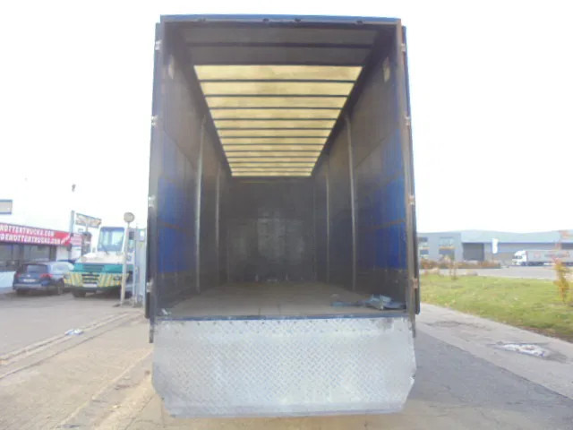 Caminhão com lona Volvo FH 460 6X2 NL TRUCK: foto 18 Caminhão com lona Volvo FH 460 6X2 NL TRUCK: foto 18