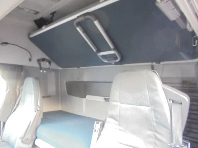 Caminhão com lona Volvo FH 460 6X2 NL TRUCK: foto 14 Caminhão com lona Volvo FH 460 6X2 NL TRUCK: foto 14