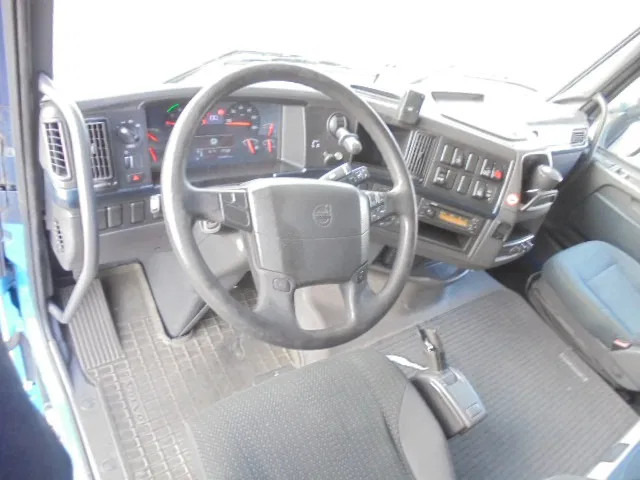 Caminhão com lona Volvo FH 460 6X2 NL TRUCK: foto 9 Caminhão com lona Volvo FH 460 6X2 NL TRUCK: foto 9