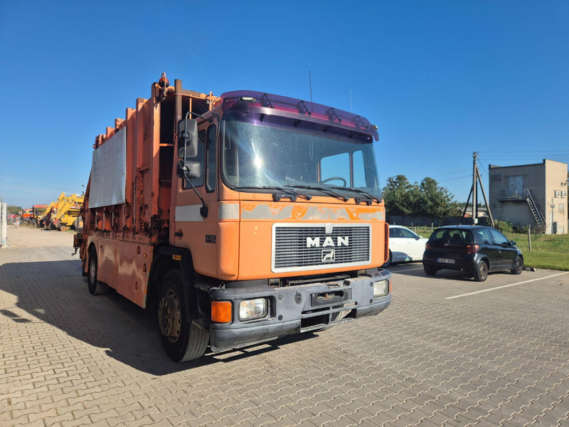 MAN 18.262 - Caminhão de lixo: foto 3 MAN 18.262 - Caminhão de lixo: foto 3