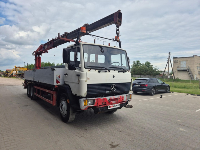 Mercedes-Benz 1320 + HMF 6.5 ton crane - Camião de caixa aberta/ Plataforma, Caminhão grua: foto 2 Mercedes-Benz 1320 + HMF 6.5 ton crane - Camião de caixa aberta/ Plataforma, Caminhão grua: foto 2