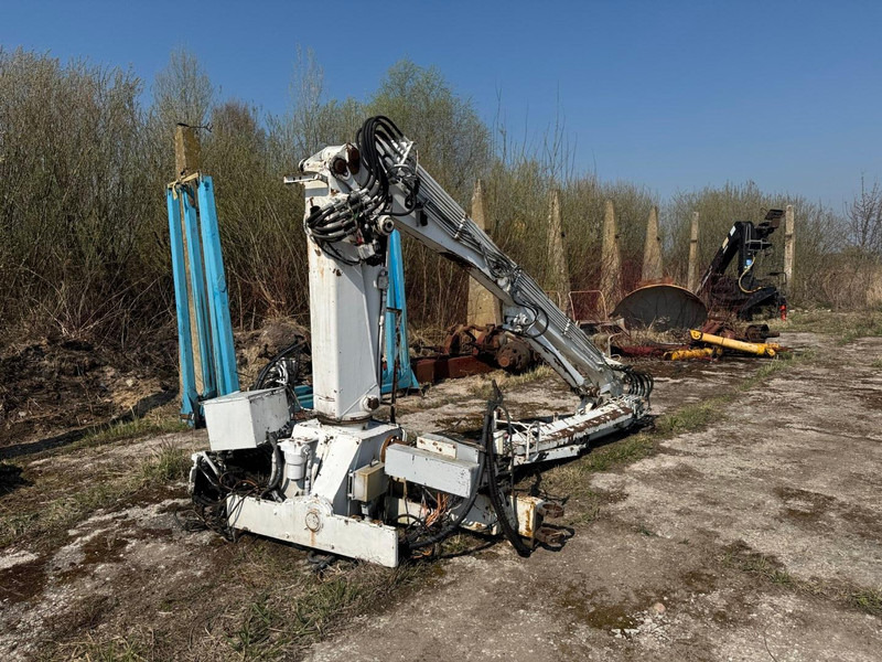 Tirre TIRRE EURO 131 + remote control - Caminhão com lona, Caminhão grua: foto 1 Tirre TIRRE EURO 131 + remote control - Caminhão com lona, Caminhão grua: foto 1