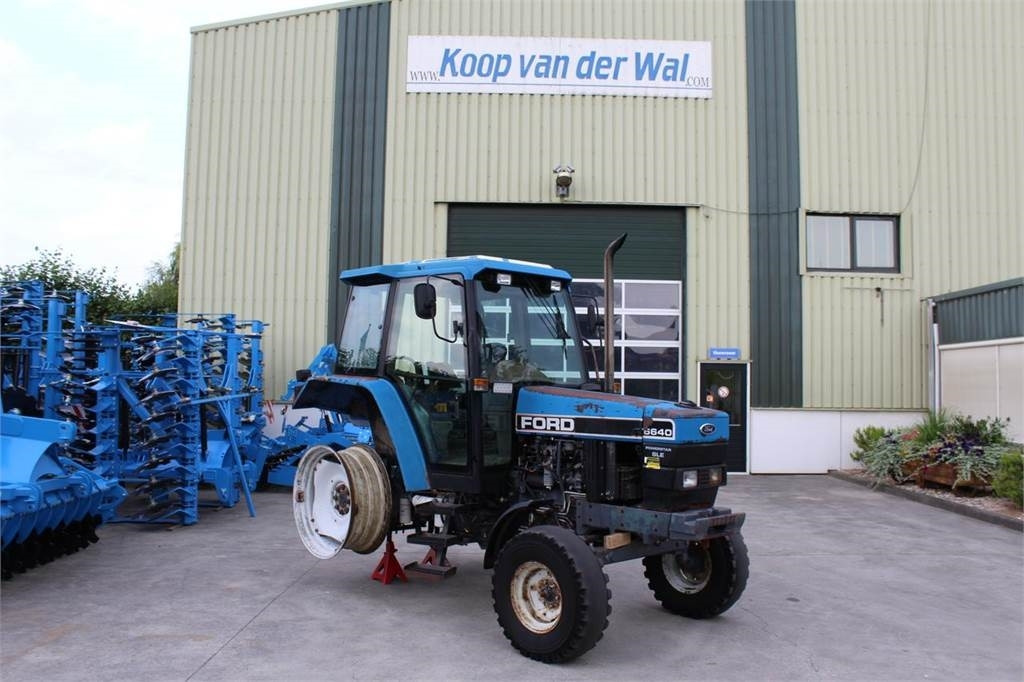 Ford 6640 2WD - Trator: foto 1 Ford 6640 2WD - Trator: foto 1