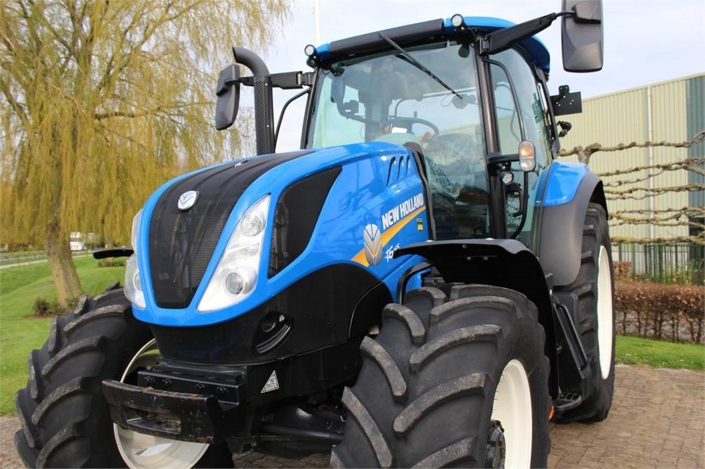 New Holland T6.155 - Trator: foto 2 New Holland T6.155 - Trator: foto 2