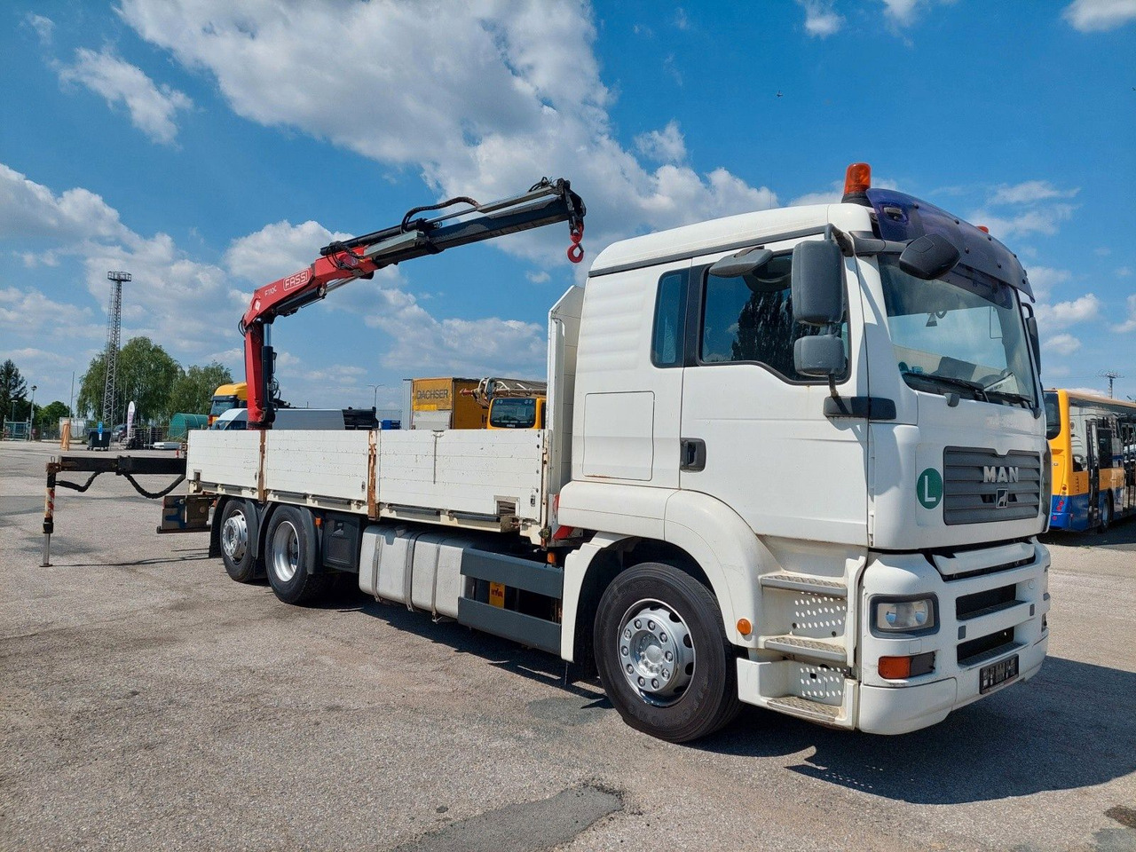 MAN GA 26.320 6X2-2 BL + Kran Fassi F110AC22 - Camião de caixa aberta/ Plataforma, Caminhão grua: foto 2 MAN GA 26.320 6X2-2 BL + Kran Fassi F110AC22 - Camião de caixa aberta/ Plataforma, Caminhão grua: foto 2