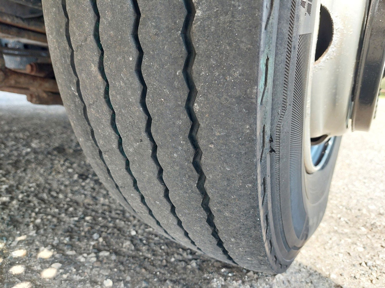 Caminhão com lona MAN TGL 8.180 4X2 BL: foto 11