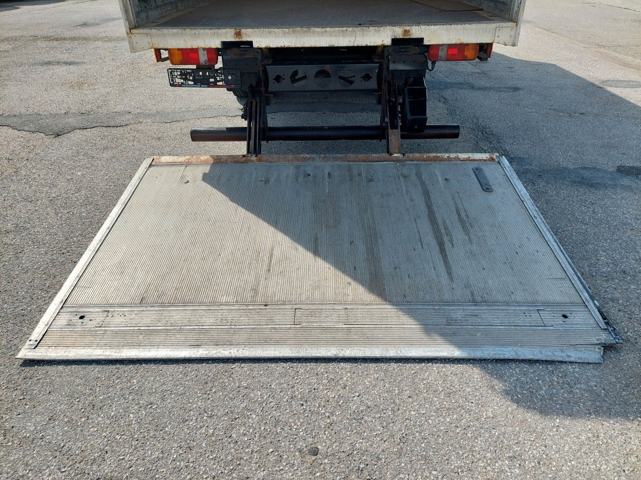 Caminhão com lona MAN TGL 8.180 4X2 BL: foto 7
