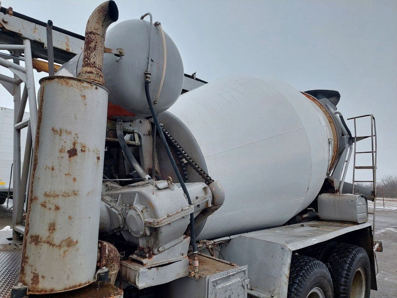 Tatra T815 6x6 mit Fördererband PD-01 - Caminhão betoneira: foto 5 Tatra T815 6x6 mit Fördererband PD-01 - Caminhão betoneira: foto 5