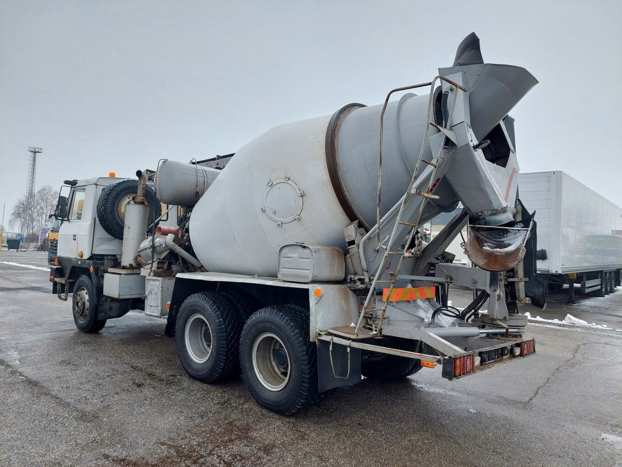 Tatra T815 6x6 mit Fördererband PD-01 - Caminhão betoneira: foto 3 Tatra T815 6x6 mit Fördererband PD-01 - Caminhão betoneira: foto 3