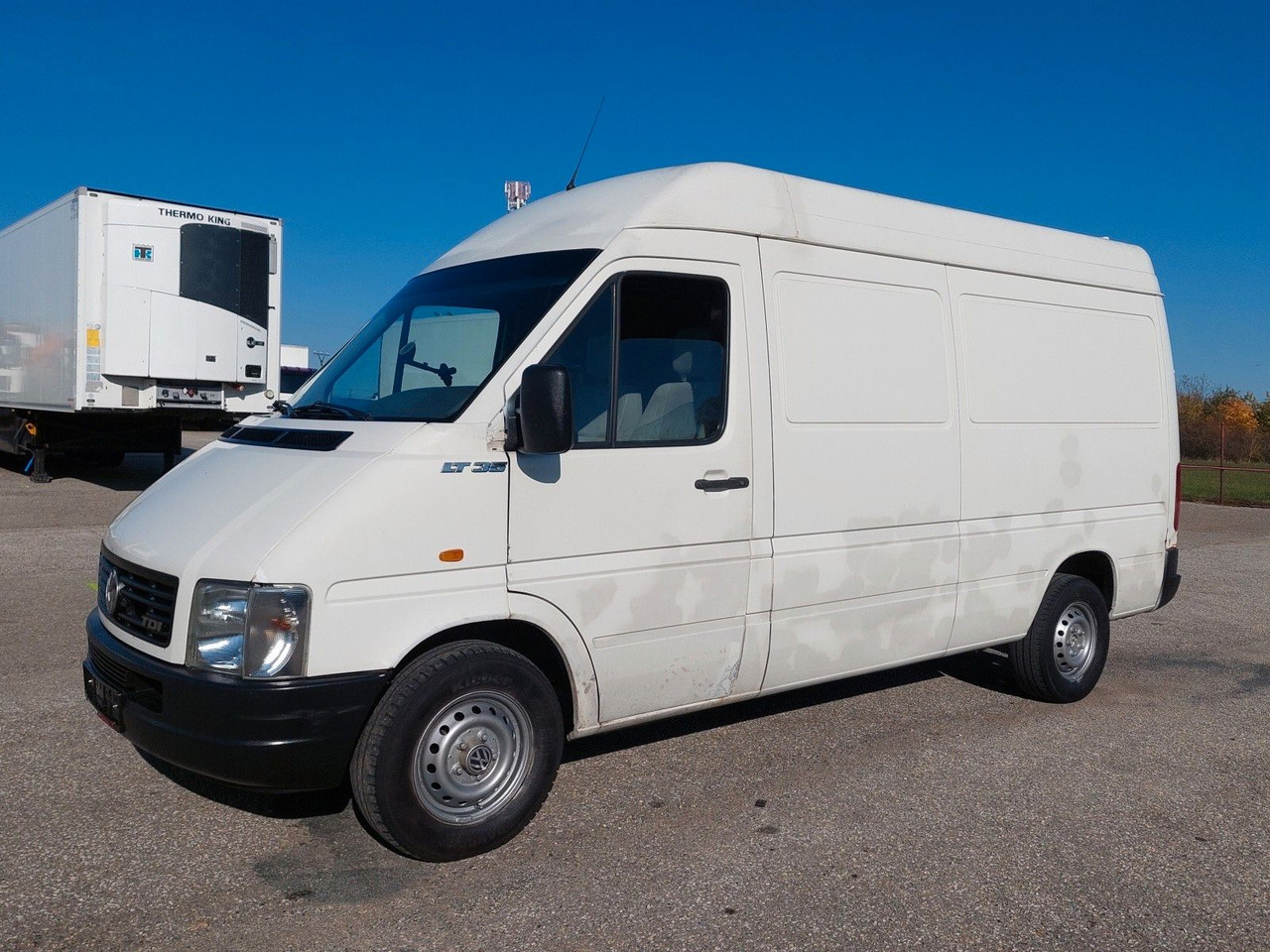Volkswagen LT Kasten-Kombi 35 L2H2 Hochraum - Carrinha de contentor: foto 1 Volkswagen LT Kasten-Kombi 35 L2H2 Hochraum - Carrinha de contentor: foto 1