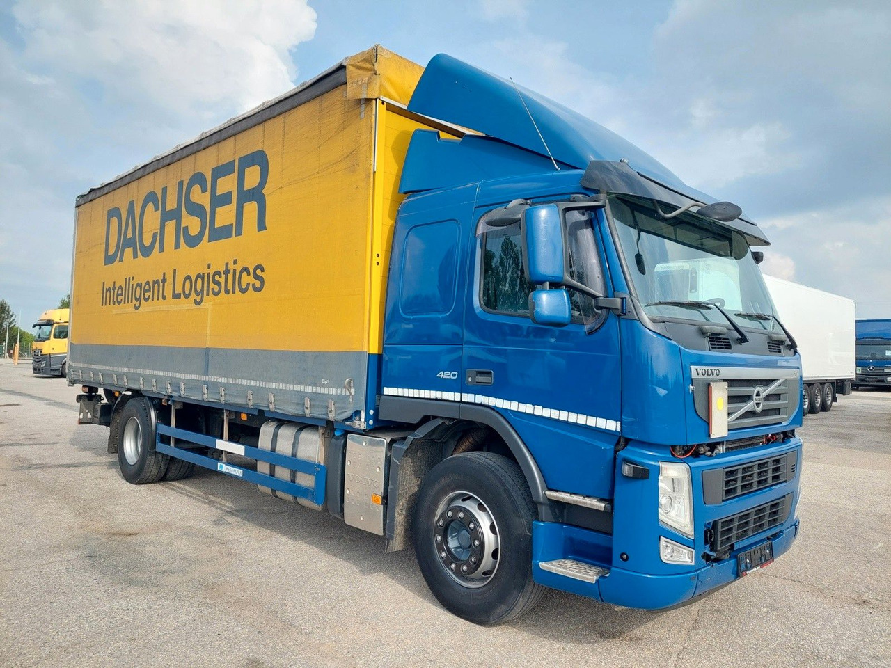 Volvo FM13 420 42R 4x2 BL Edscha - Caminhão com lona: foto 2 Volvo FM13 420 42R 4x2 BL Edscha - Caminhão com lona: foto 2