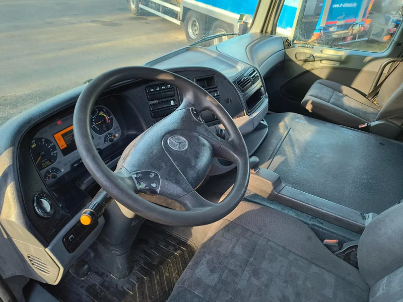 Fotografia de interior 1: Caminhão tanque para transporte de leite Mercedes-Benz Actros 2536 15500L INSULATED INOX TANK - 1 COMP