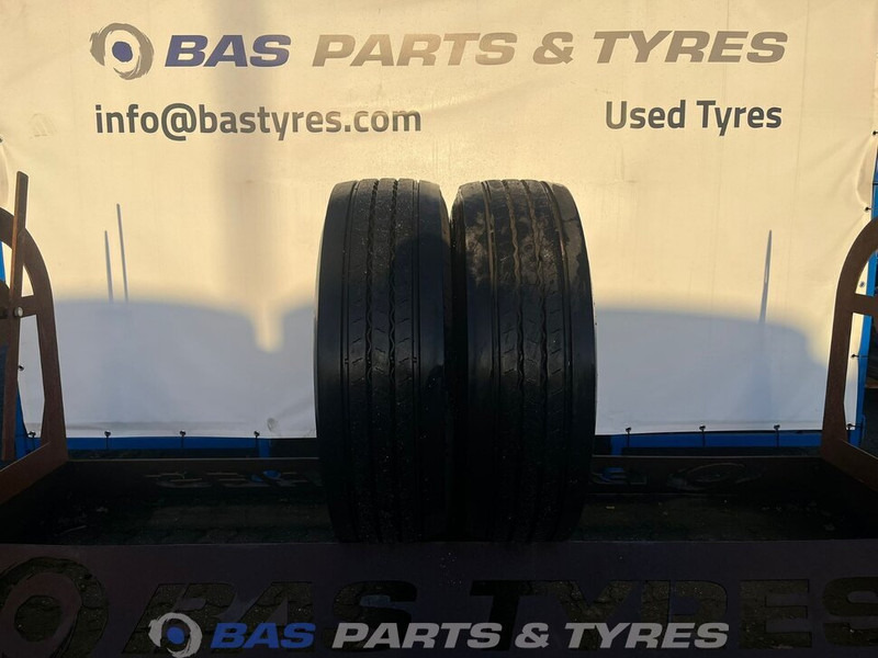 Continental Continental 315/70R22.5 Hybrid HS3+ 156/150 M+S 3PMSF gebruikte set - Pneu de Caminhão: foto 1 Continental Continental 315/70R22.5 Hybrid HS3+ 156/150 M+S 3PMSF gebruikte set - Pneu de Caminhão: foto 1