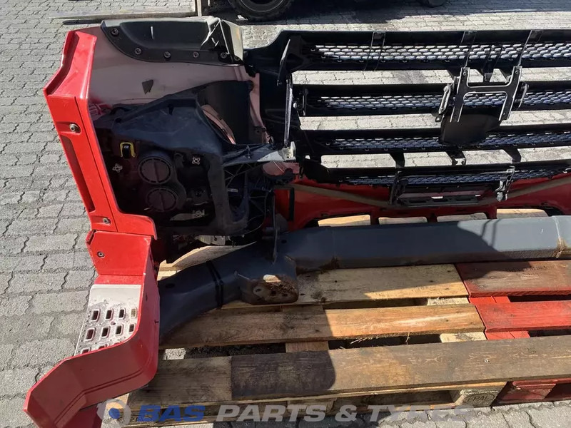 DAF XF106 Bumper DAF 2033875 - Para-choque de Caminhão: foto 4 DAF XF106 Bumper DAF 2033875 - Para-choque de Caminhão: foto 4