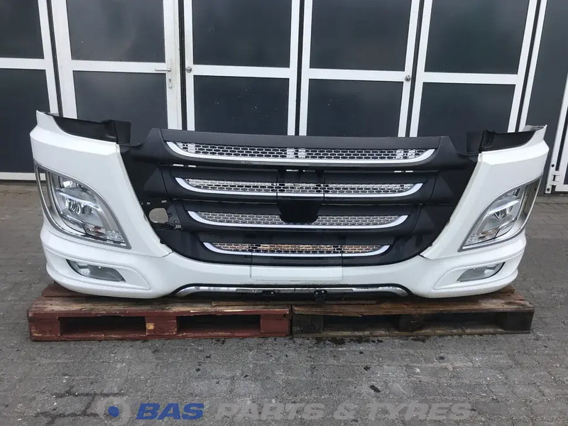 DAF XF106 - Para-choque de Caminhão: foto 1 DAF XF106 - Para-choque de Caminhão: foto 1
