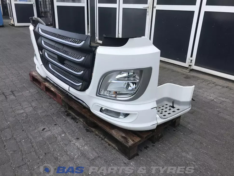DAF XF106 - Para-choque de Caminhão: foto 2 DAF XF106 - Para-choque de Caminhão: foto 2