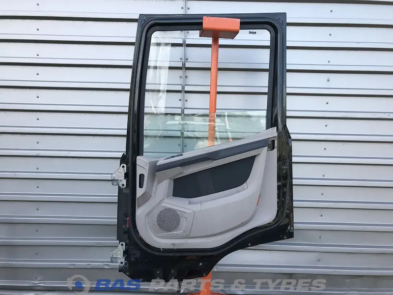 DAF XG - Porta e peças de Caminhão: foto 2 DAF XG - Porta e peças de Caminhão: foto 2