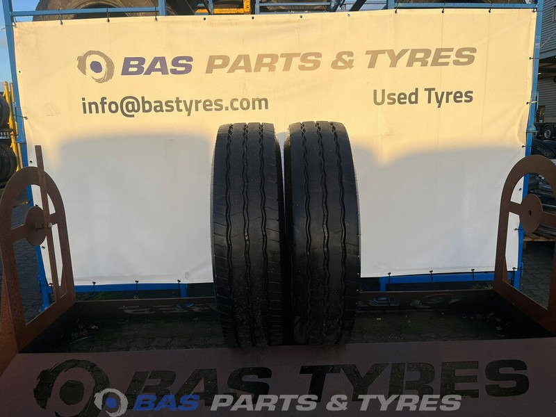 Goodyear Goodyear 13R22.5 OMNITRAC S 156/150 K M+S 3PMSF gebruikte set - Pneu de Caminhão: foto 1 Goodyear Goodyear 13R22.5 OMNITRAC S 156/150 K M+S 3PMSF gebruikte set - Pneu de Caminhão: foto 1
