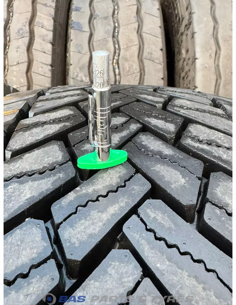 Goodyear Goodyear 295/80R22.5 Kmax D 152/148 K M+S 3PMSF gebruikte set - Pneu de Caminhão: foto 3 Goodyear Goodyear 295/80R22.5 Kmax D 152/148 K M+S 3PMSF gebruikte set - Pneu de Caminhão: foto 3