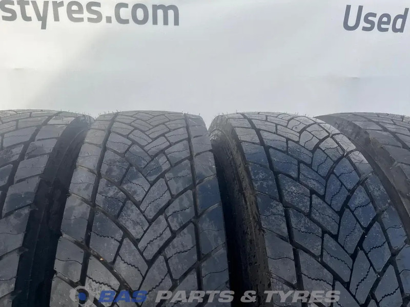 Goodyear Goodyear 295/80R22.5 Kmax D 152/148 K M+S 3PMSF gebruikte set - Pneu de Caminhão: foto 2 Goodyear Goodyear 295/80R22.5 Kmax D 152/148 K M+S 3PMSF gebruikte set - Pneu de Caminhão: foto 2