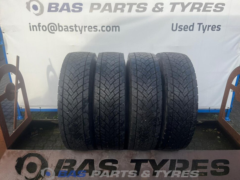 Goodyear Goodyear 295/80R22.5 Kmax D 152/148 K M+S 3PMSF gebruikte set - Pneu de Caminhão: foto 1 Goodyear Goodyear 295/80R22.5 Kmax D 152/148 K M+S 3PMSF gebruikte set - Pneu de Caminhão: foto 1