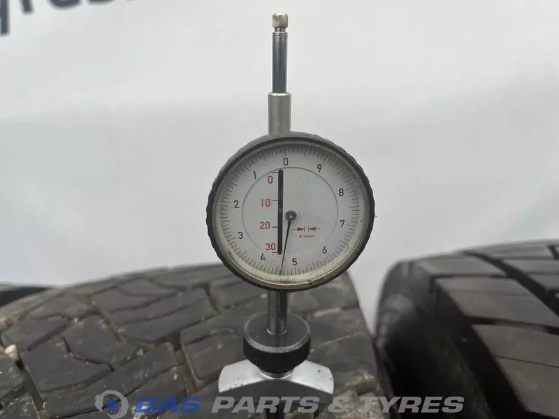 Goodyear Goodyear 315/70R22.5 KMAX D G2 154/152 M+S 3PMSF gebruikte set - Pneu de Caminhão: foto 3 Goodyear Goodyear 315/70R22.5 KMAX D G2 154/152 M+S 3PMSF gebruikte set - Pneu de Caminhão: foto 3