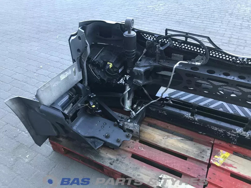 Mercedes-Benz Antos MP4 Bumper Mercedes A 960 310 23 22 - Para-choque de Caminhão: foto 4 Mercedes-Benz Antos MP4 Bumper Mercedes A 960 310 23 22 - Para-choque de Caminhão: foto 4