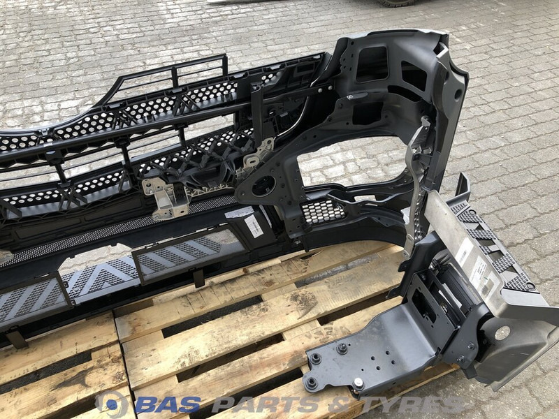 Mercedes-Benz Antos MP4 Bumper Mercedes A 960 880 16 90 - Para-choque de Caminhão: foto 5 Mercedes-Benz Antos MP4 Bumper Mercedes A 960 880 16 90 - Para-choque de Caminhão: foto 5