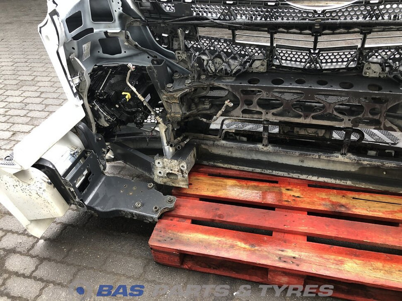 Mercedes-Benz Antos MP4 - Para-choque de Caminhão: foto 4 Mercedes-Benz Antos MP4 - Para-choque de Caminhão: foto 4