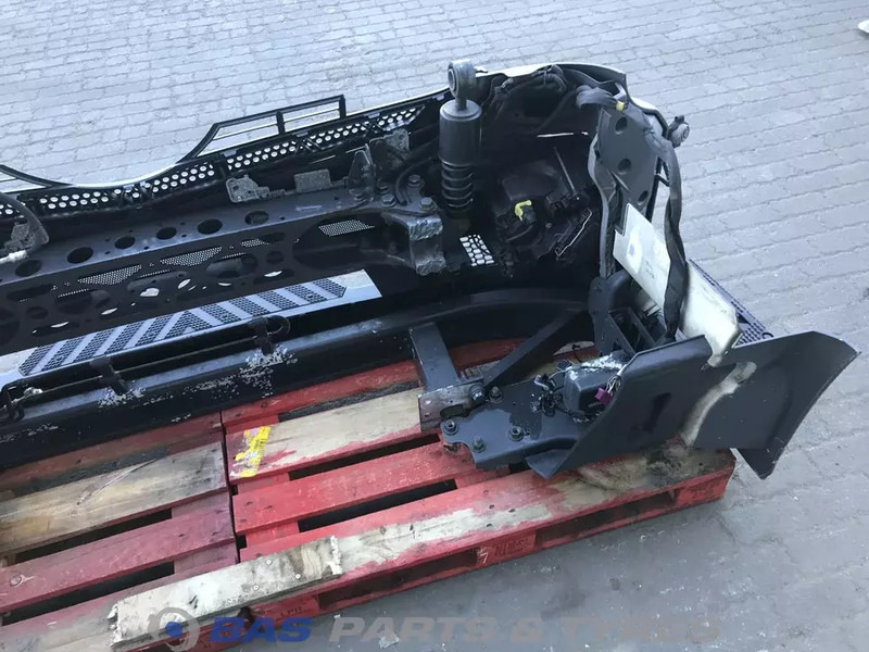 Mercedes-Benz Antos MP4 - Para-choque de Caminhão: foto 5 Mercedes-Benz Antos MP4 - Para-choque de Caminhão: foto 5