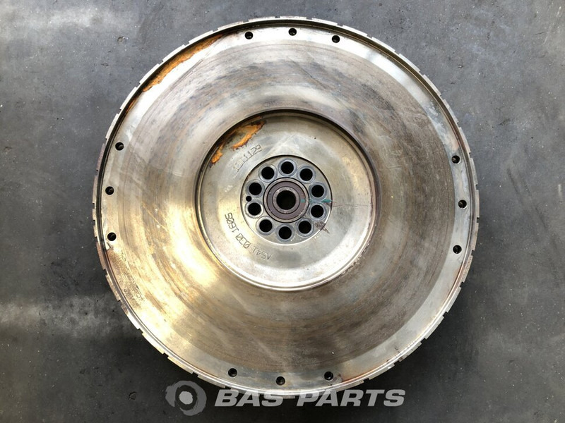 Mercedes-Benz Vliegwiel Mercedes A 541 030 01 05 - Volante do motor de Caminhão: foto 1 Mercedes-Benz Vliegwiel Mercedes A 541 030 01 05 - Volante do motor de Caminhão: foto 1