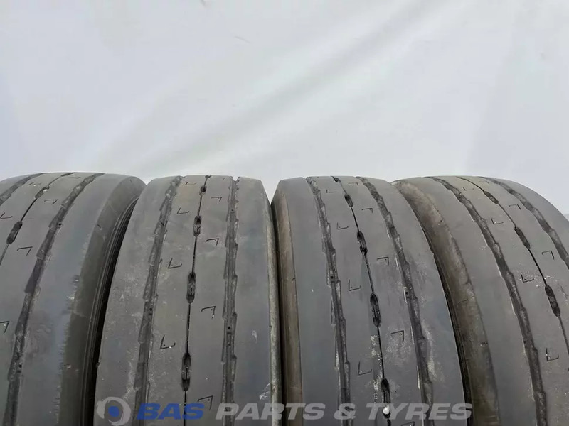 Michelin  - Pneu de Caminhão: foto 2 Michelin  - Pneu de Caminhão: foto 2