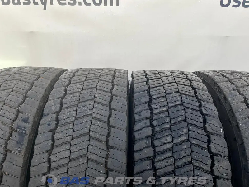 Michelin Michelin 315/70R22.5 X MULTI D 154/150 M+S 3PMSF gebruikte set - Pneu de Caminhão: foto 2 Michelin Michelin 315/70R22.5 X MULTI D 154/150 M+S 3PMSF gebruikte set - Pneu de Caminhão: foto 2