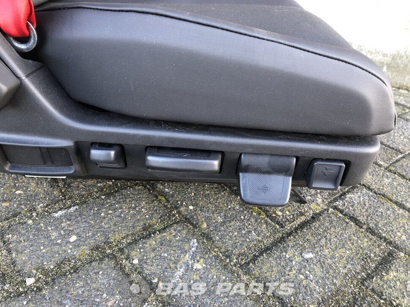 Renault Bijrijdersstoel Renault 7421879987 - Banco de Caminhão: foto 5 Renault Bijrijdersstoel Renault 7421879987 - Banco de Caminhão: foto 5