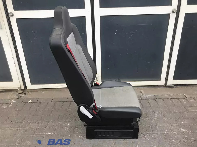 Renault C-Serie Bijrijdersstoel Renault 7482269090 - Banco de Caminhão: foto 4 Renault C-Serie Bijrijdersstoel Renault 7482269090 - Banco de Caminhão: foto 4