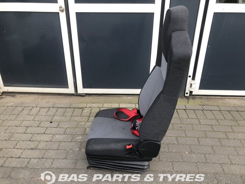 Renault D-Serie Bijrijdersstoel Renault 7424340370 - Banco de Caminhão: foto 2 Renault D-Serie Bijrijdersstoel Renault 7424340370 - Banco de Caminhão: foto 2